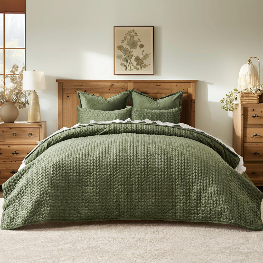 Hazel Cross-Stitch Velvet Quilt Set