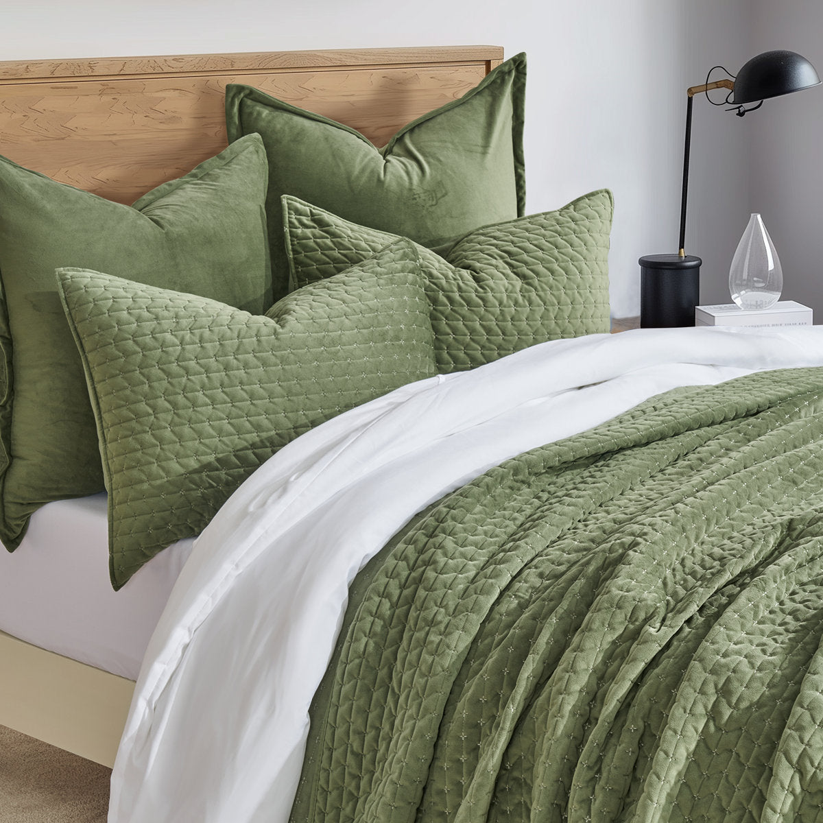 Hazel Cross-Stitch Velvet Quilt Set