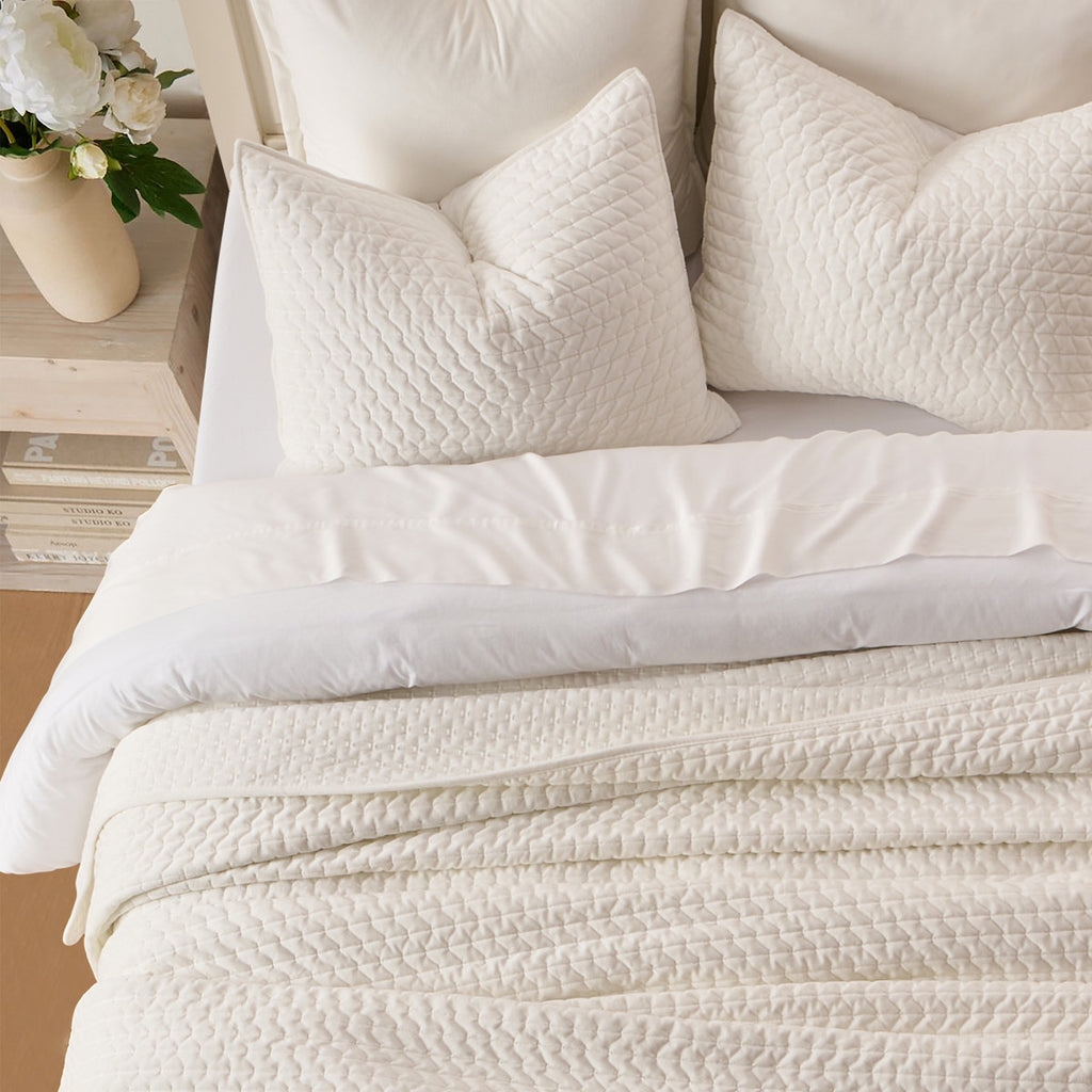 Hazel Cross-Stitch Velvet Quilt Set