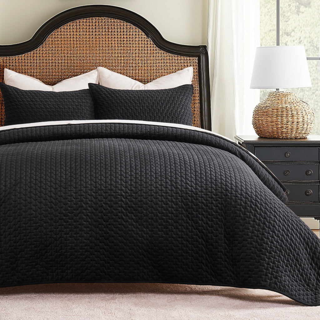 Hazel Cross-Stitch Velvet Quilt Set